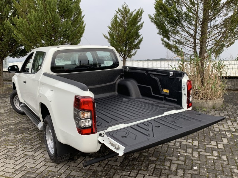 Bac de Benne Mitsubishi L200 2019+ Club Cab Avec Rebord