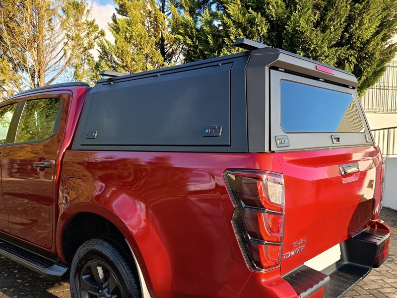 HARDTOP EN ALUMINIUM LINE AVEC DES PORTES LATÉRALES ISUZU DMAX DCAB 20+